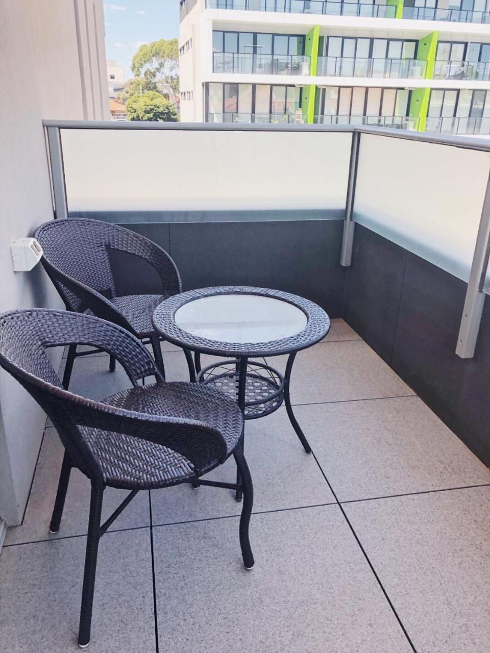 Poplar Box Hill Apartment Екстер'єр фото