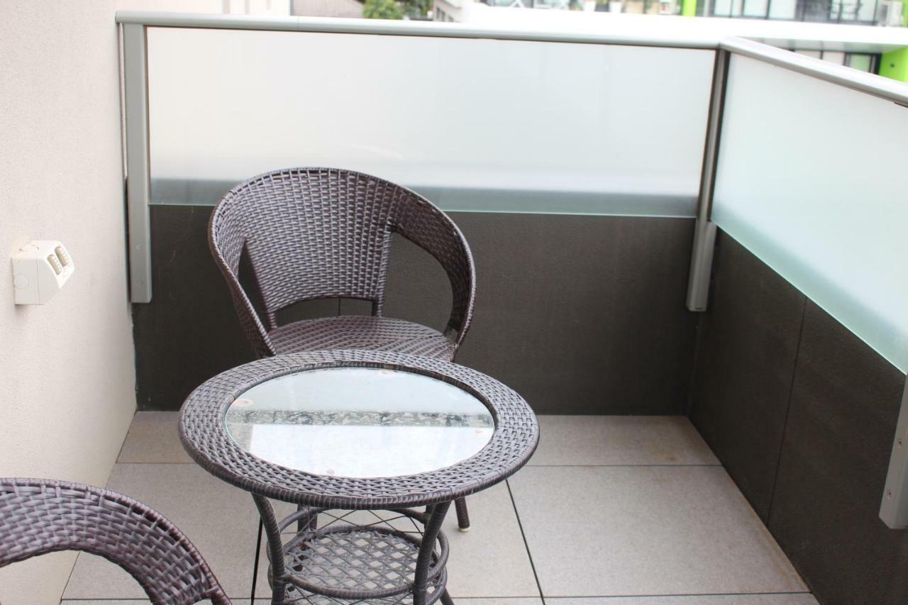 Poplar Box Hill Apartment Екстер'єр фото